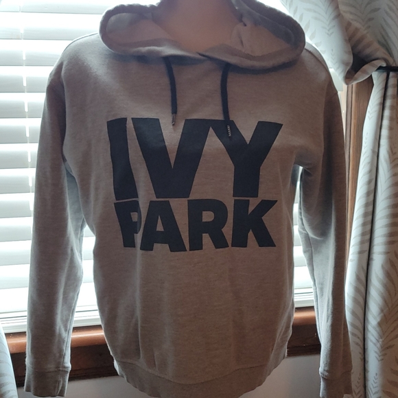 Ivy Park Sweater - Picture 1 of 2
